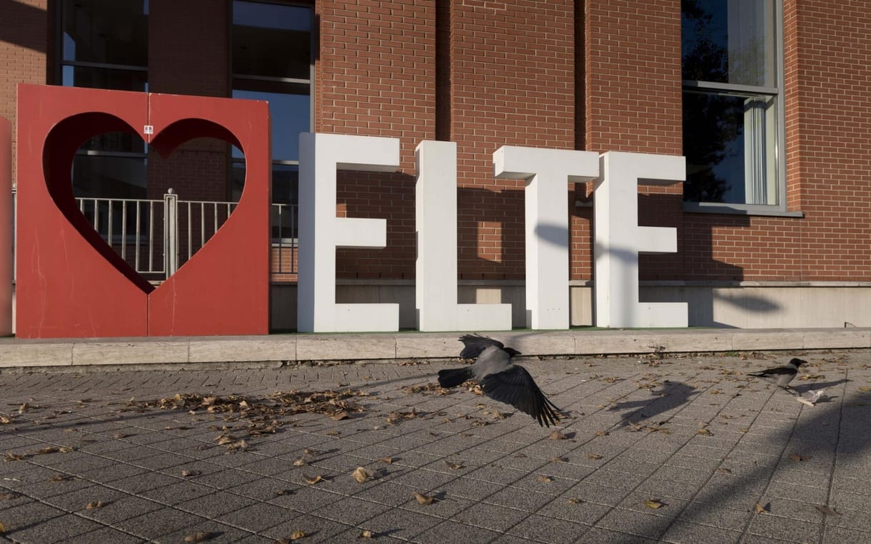 Azokat küldi el az ELTE-n, akiken a legtöbbet lehet spórolni