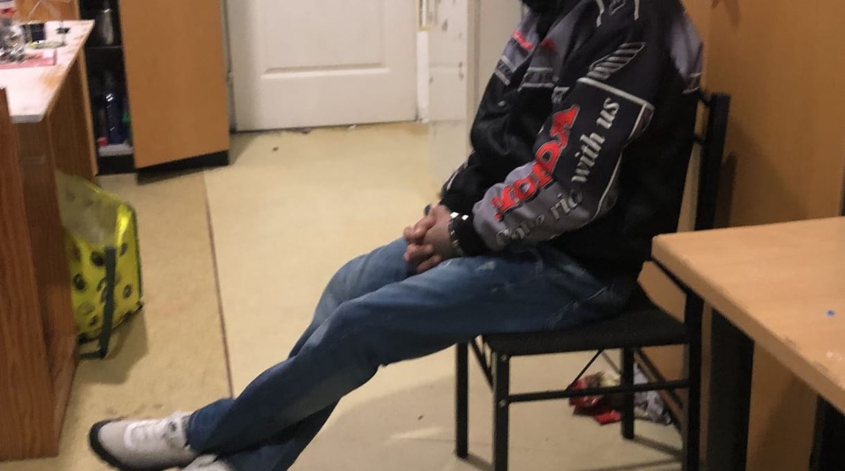 Éjszaka arra ébredt egy váci nő, hogy egy betörő tornyosul felette és porszívócsővel kezdi ütni