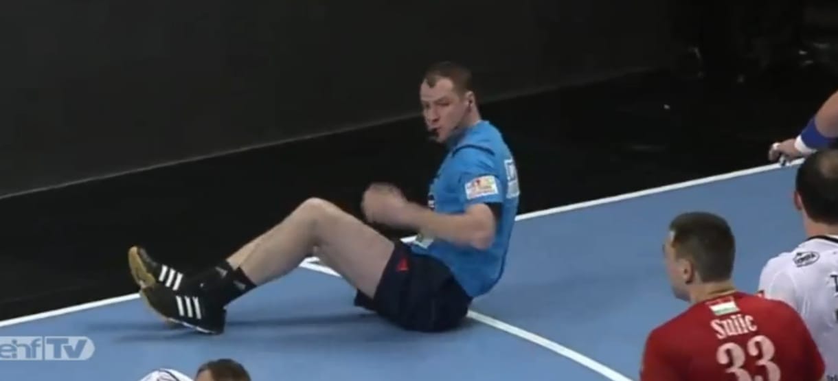 Négy évre eltiltják a bírót lerántó veszprémi szurkolót