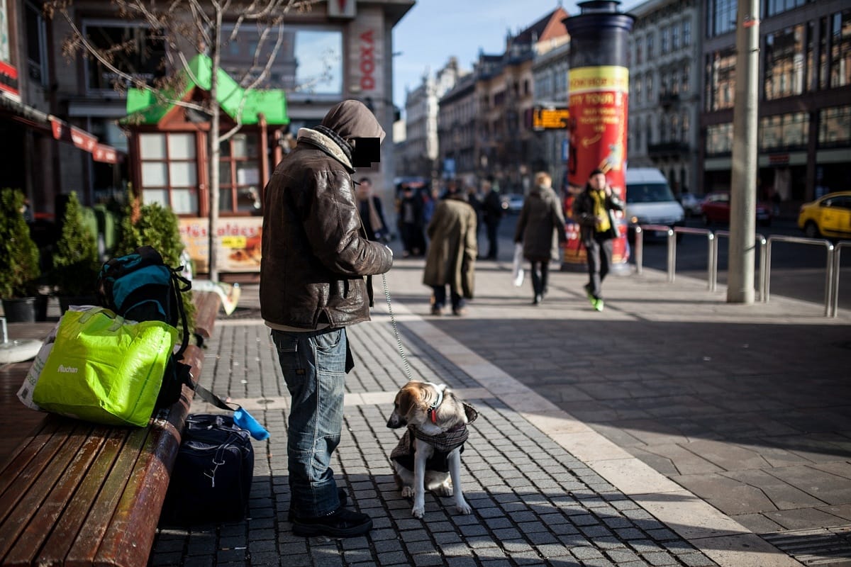 Döntött a Kúria: mégsem tilthatják ki egész Budapestről a hajléktalanokat