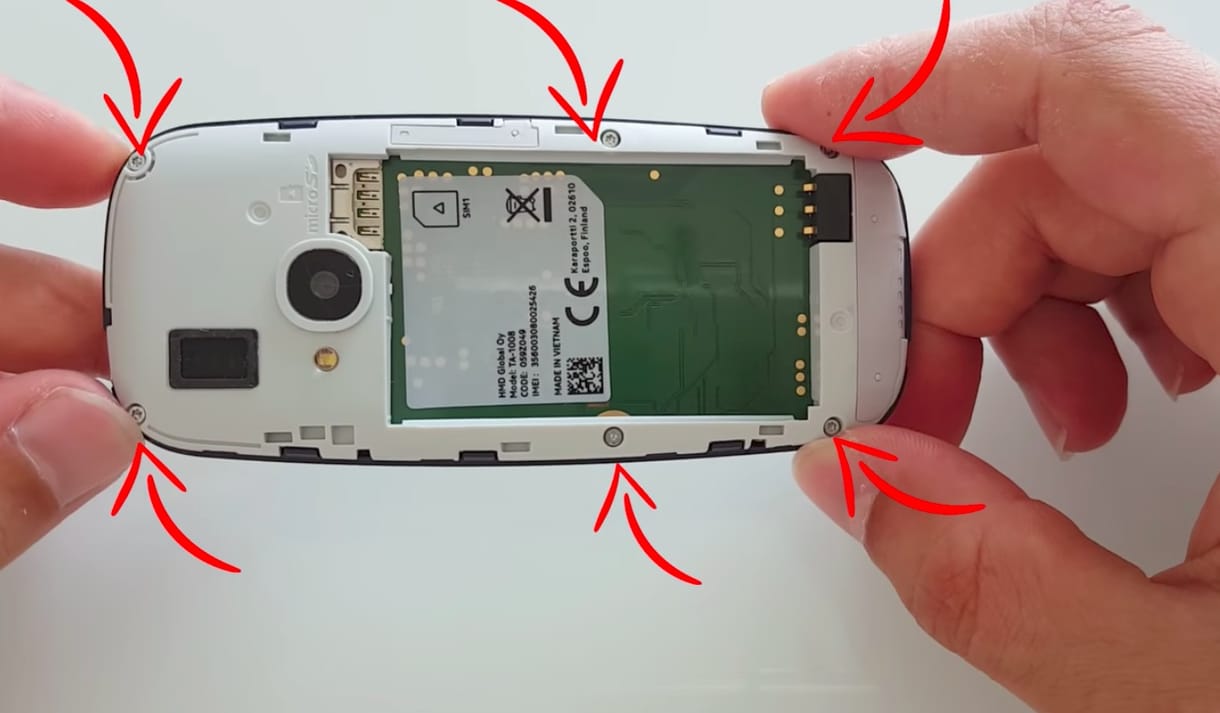Szétszedték az új Nokia 3310-et, és ezt találták benne – videó