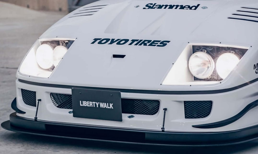 A japánok egy új mini-Ferrari F40-et szabadítanak rá a közutakra