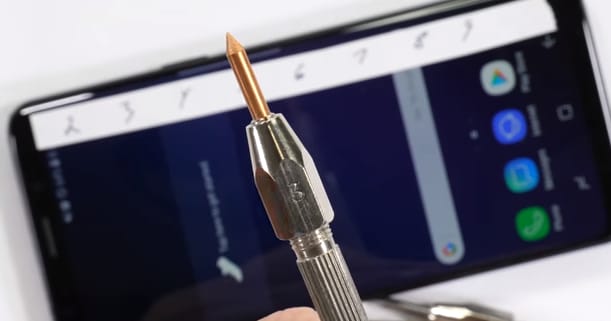 Nem maradhatott el: az új Samsung csúcstelefon is átesett a tortúrateszteken