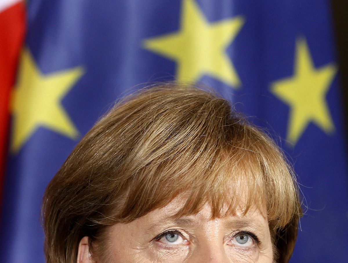 Merkel: megkerülhetetlen az uniós szerződések módosítása