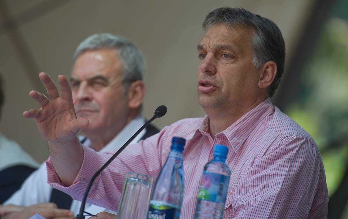 Orbán a Nyugat alkonyát, fideszes EP-képviselők legfeljebb szürkületet látnak