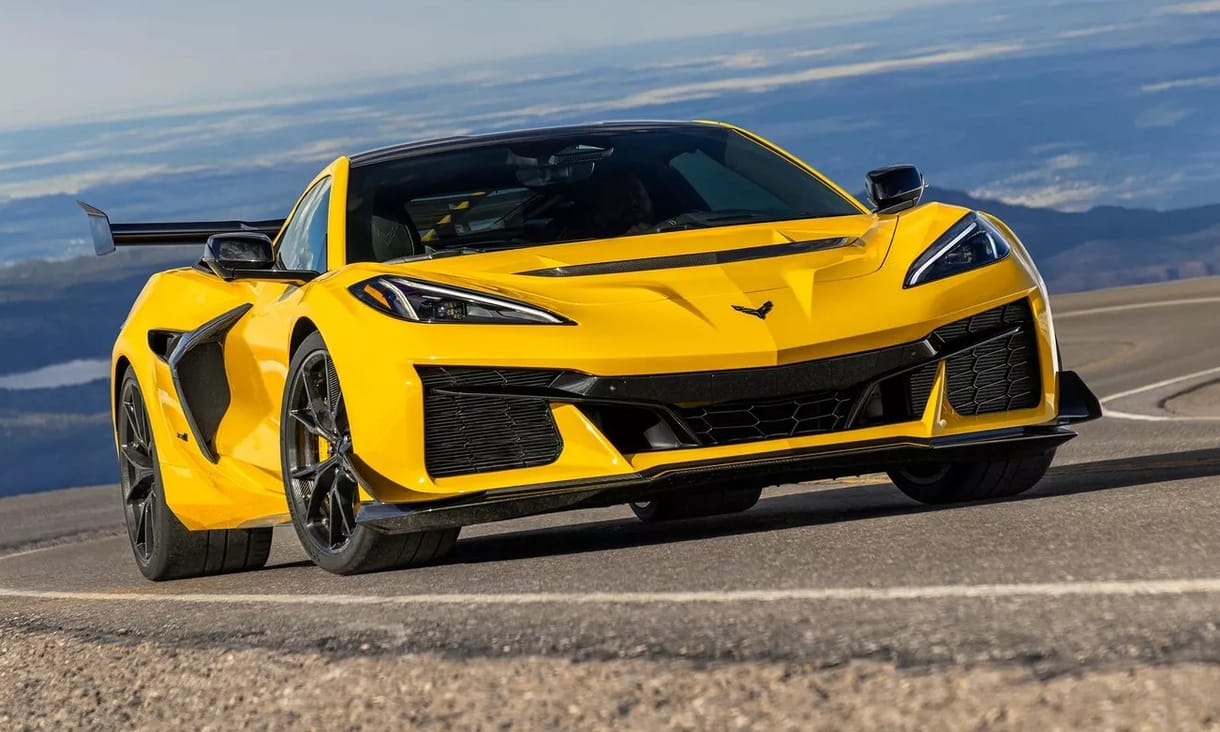 1200 lóerős őrület: hibrid biturbó V8-cal támad a legújabb Corvette