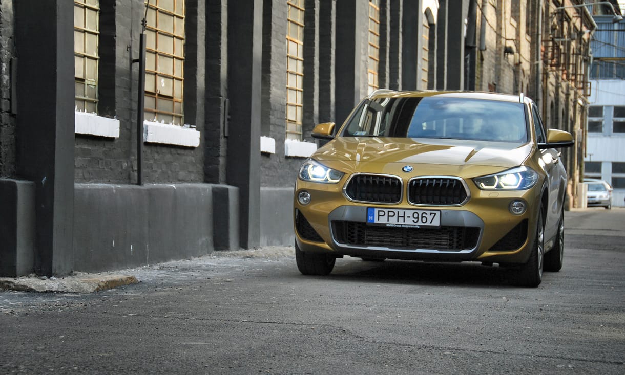 Fix kettes: kipróbáltuk a nyerőnek tűnő BMW X2-est