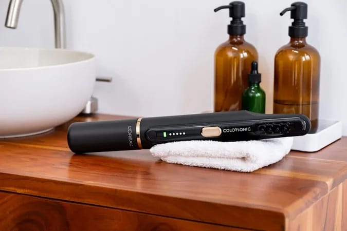 Otthoni hajfestőgépet mutatott be a L'Oréal, fodrászati minőséget ígér a cég