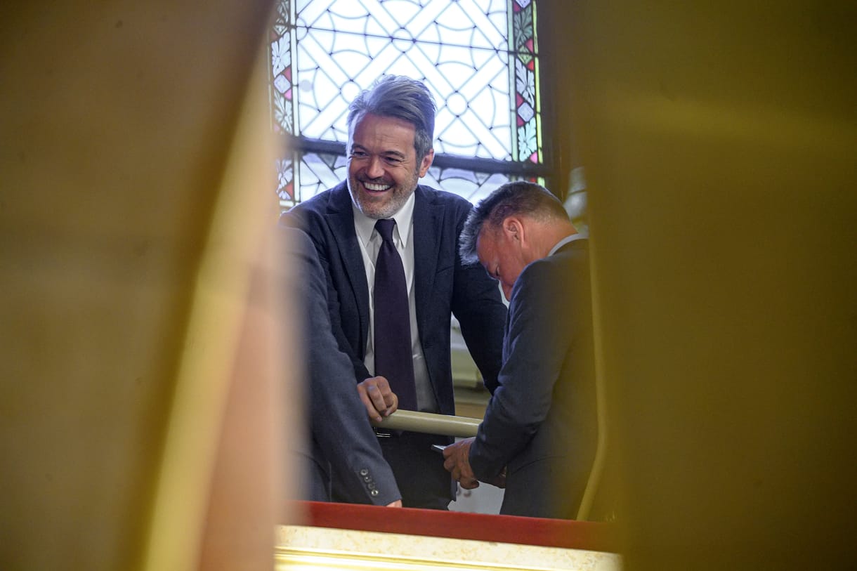Megérkeztek a kormányba a politikai kapitalisták és kiszolgálóik 