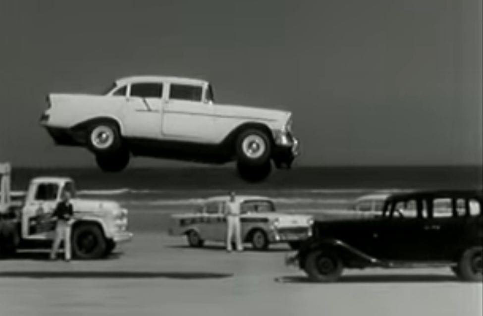 Zseniális retro videó: így trükköztek a kaszkadőrök a Chevyvel 1956-ban