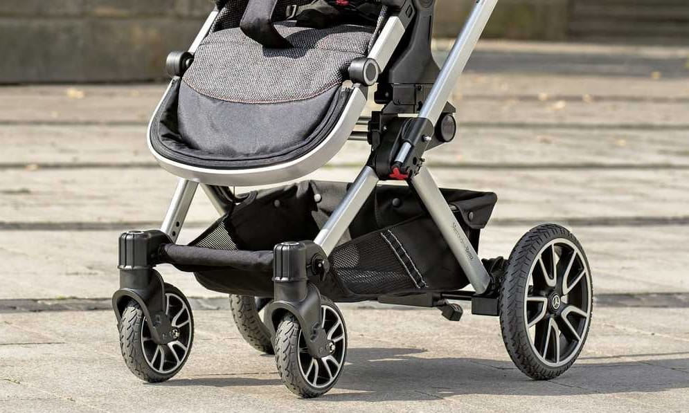 Mercedes a legkisebbeknek: itt a csillag emblémás babakocsi