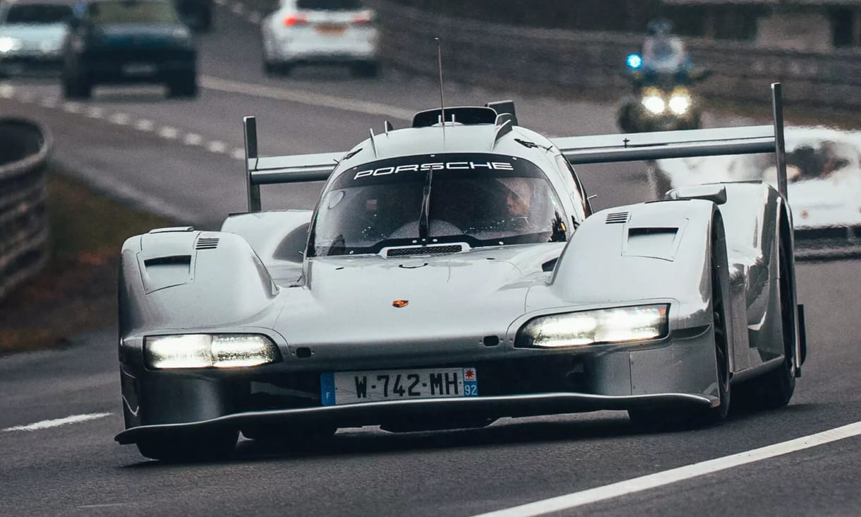 Hihetetlen, de rendszámos közúti verzió készült a Porsche Le Mans-i autójából