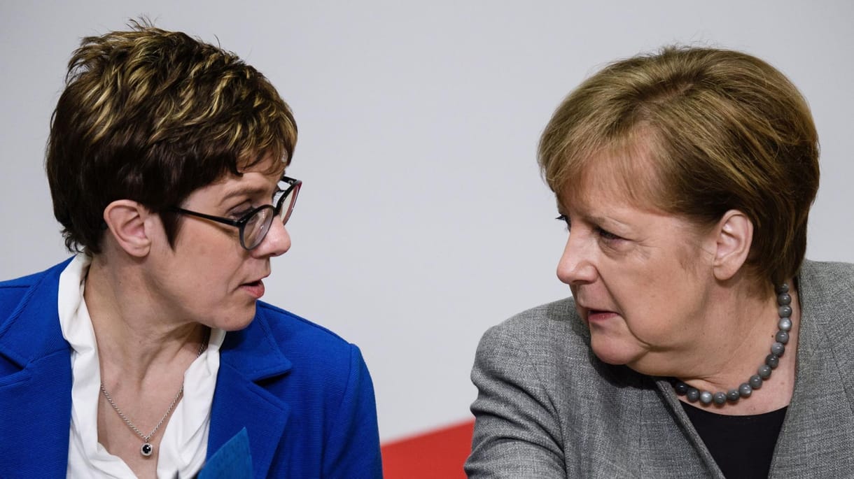 Ennek a felmérésnek biztosan nem fog örülni Merkel utódja