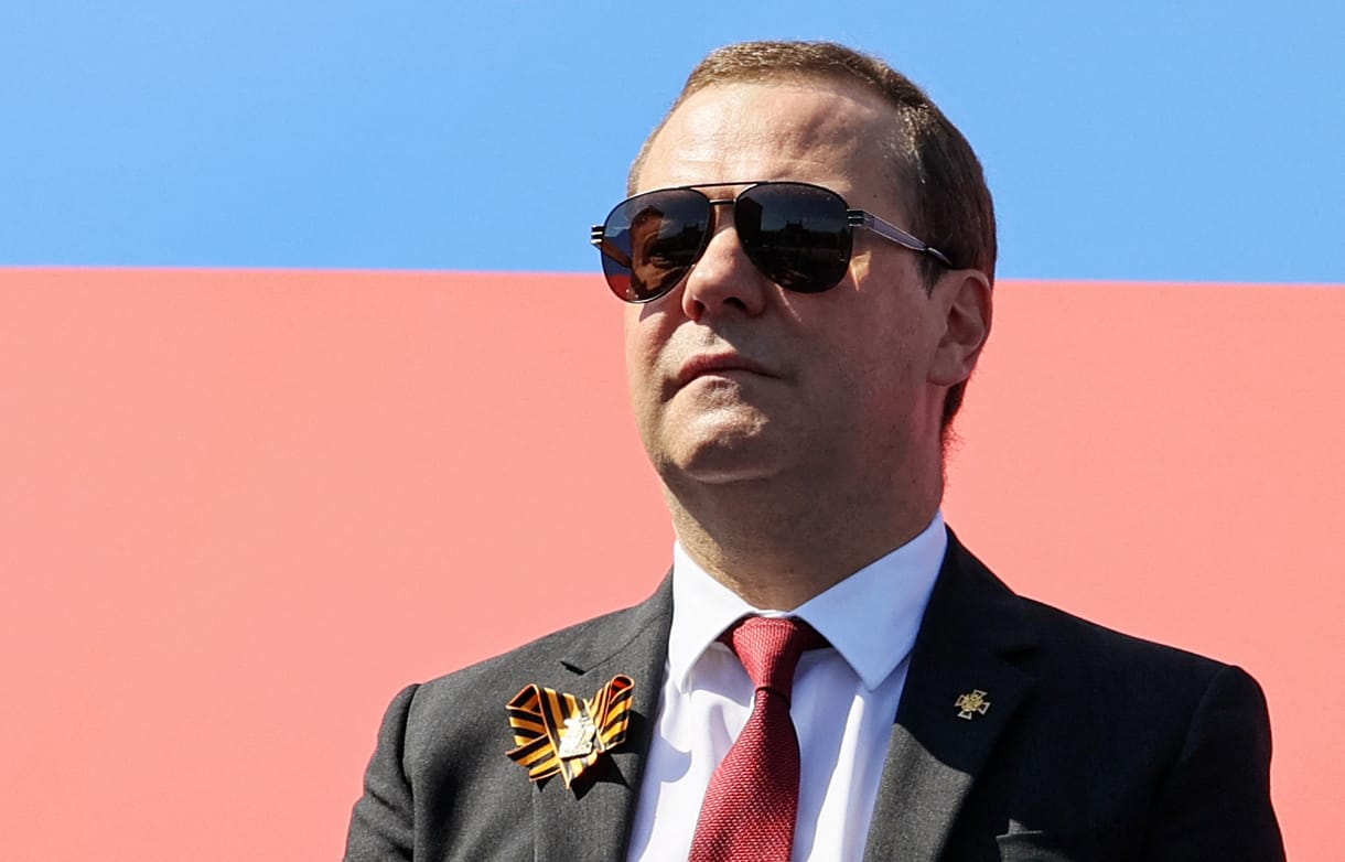 Így lett Kun Béla utcai srácból Putyin dublőre, majd harci kutyája Dmitrij Medvegyev