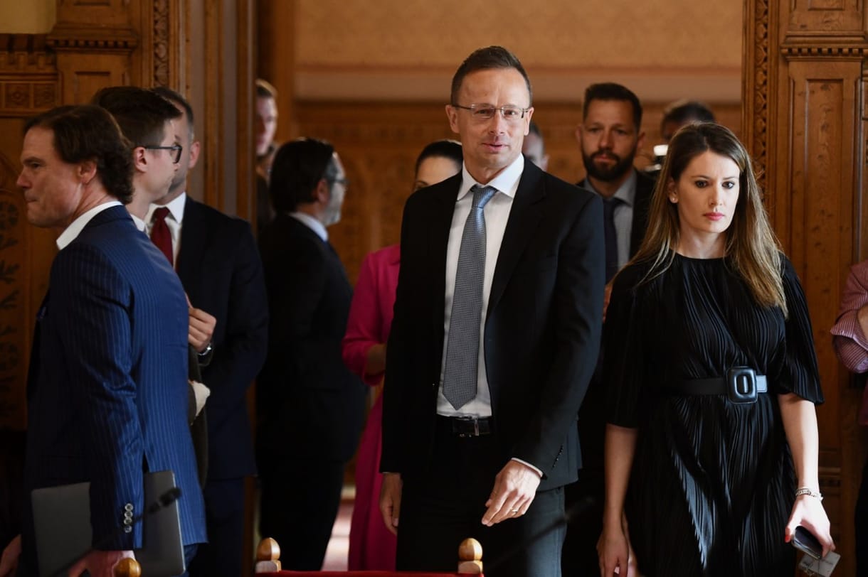 Szijjártó: Az új világrend tartós nyugat-kelet szembenállásra épül