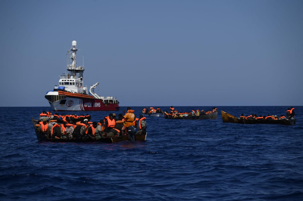 Több mint negyvenen meghaltak egy hajószerencsétlenségben Lampedusa partjainál