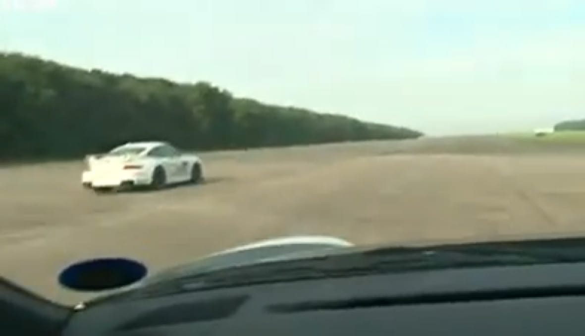 299-cel száguldott egy vak autóvezető - videó