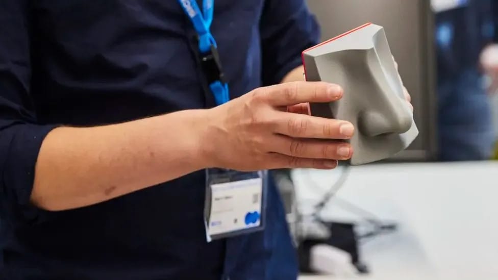 Változhat az evés-ivás, már a kanyarban vannak azok az e-orrok, melyek képesek szag alapján megelőzni az ételmérgezést
