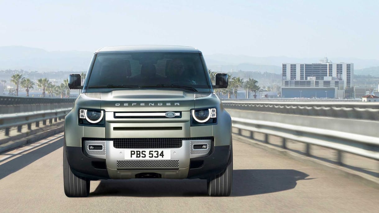 60 évig ugyanolyan volt, most eléggé más lett a Land Rover Defender