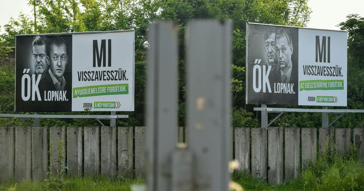 Megint kint van a NAV Simicska plakátos cégeinél