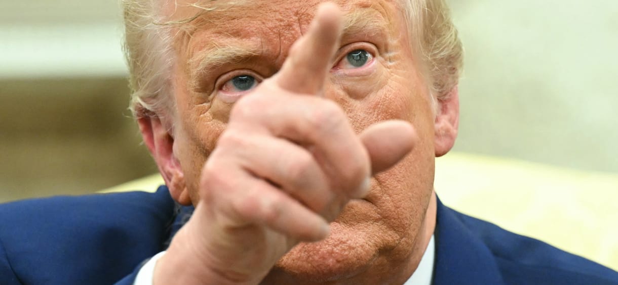 Reagált a New York-i tőzsde Trumpnak a Fed-elnök elleni kirohanására, gyengülni kezdtek a mutatók