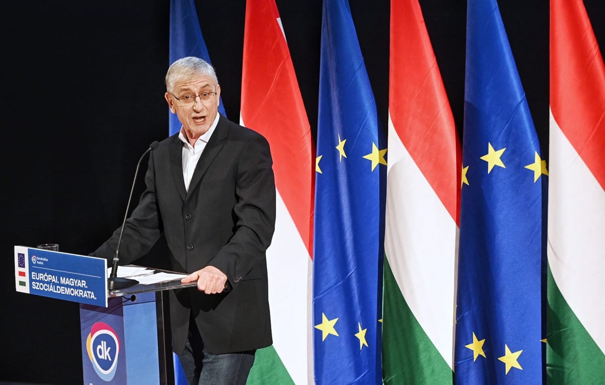 Mobilalkalmazással váltana kormányt a szülinapos DK