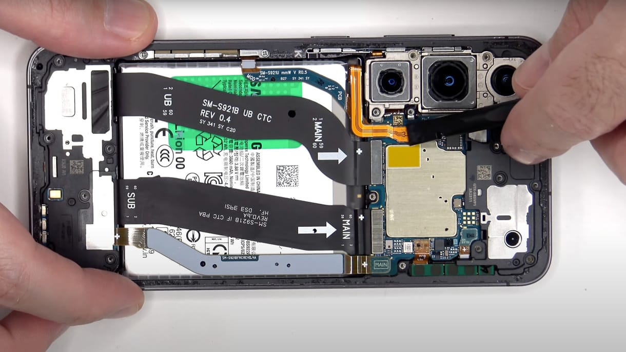 Hogy önnek már ne kelljen: szétkapták az új Galaxy S24-et, és van egy kellemes meglepetés – videó