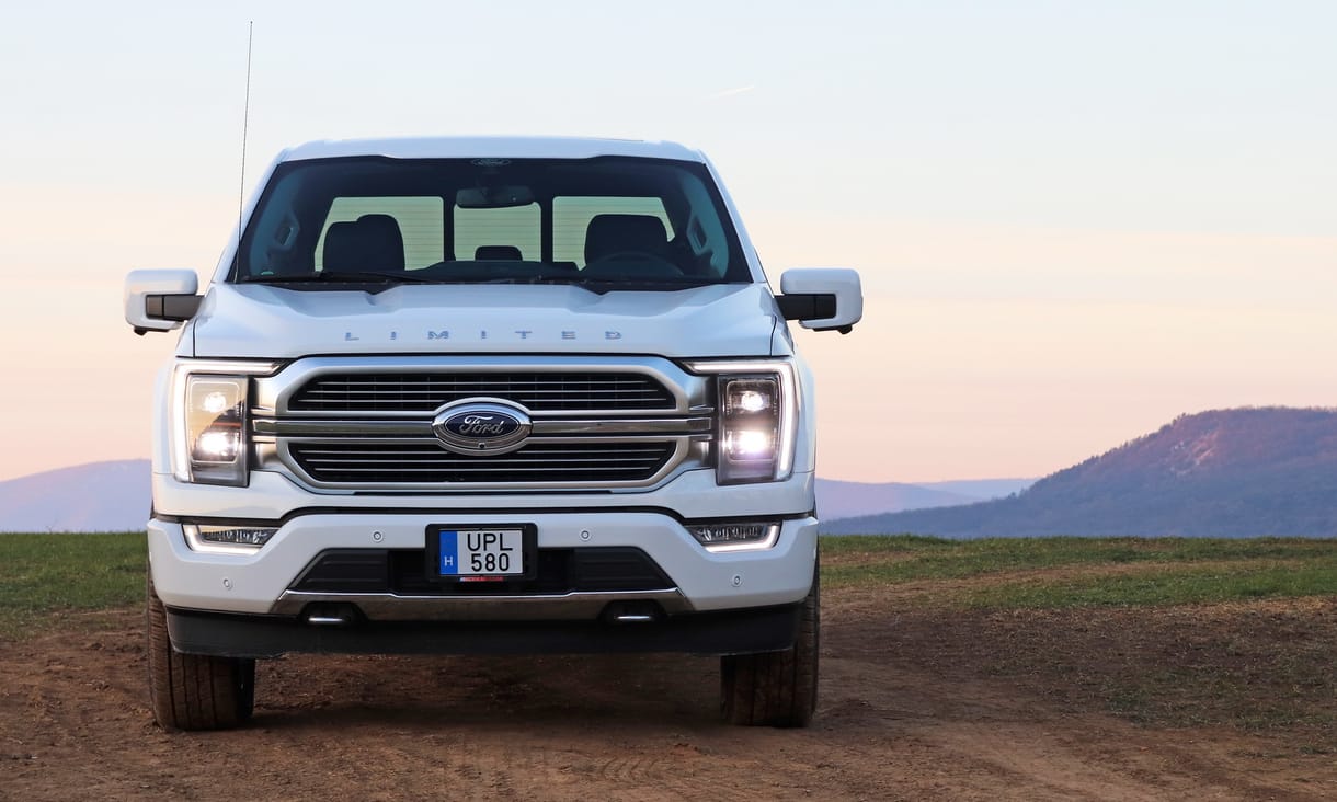 Így spórol Amerika: meghajtottuk a hatalmas új hibrid Ford F-150-et