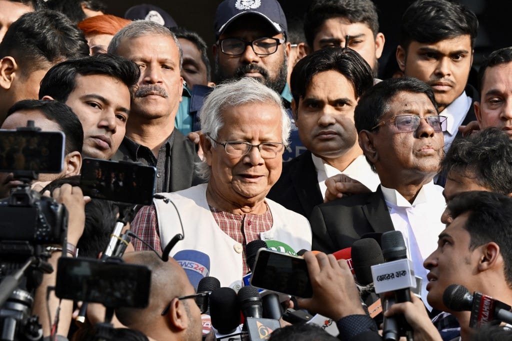 Hat hónapos börtönre ítélték a Nobel-békedíjas Muhammad Junuszt Bangladesben