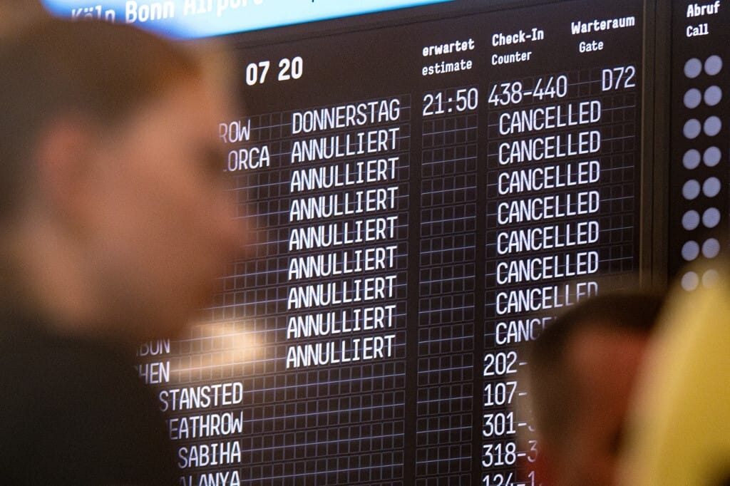 Klímaaktivisták miatt kellett leállítani két német reptér forgalmát