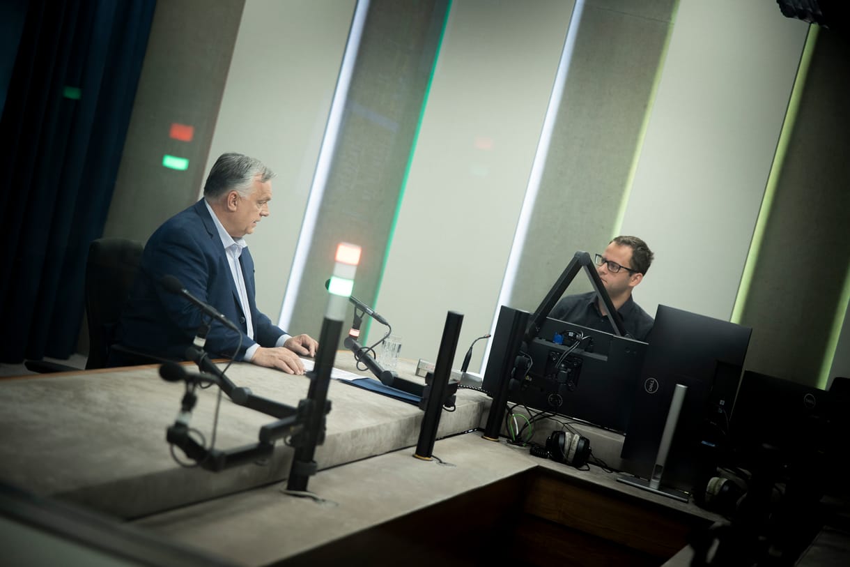 Orbán a tények ellenére terjeszti az álhírt a Kossuthon, hogy Fico merénylője baloldali és háborúpárti