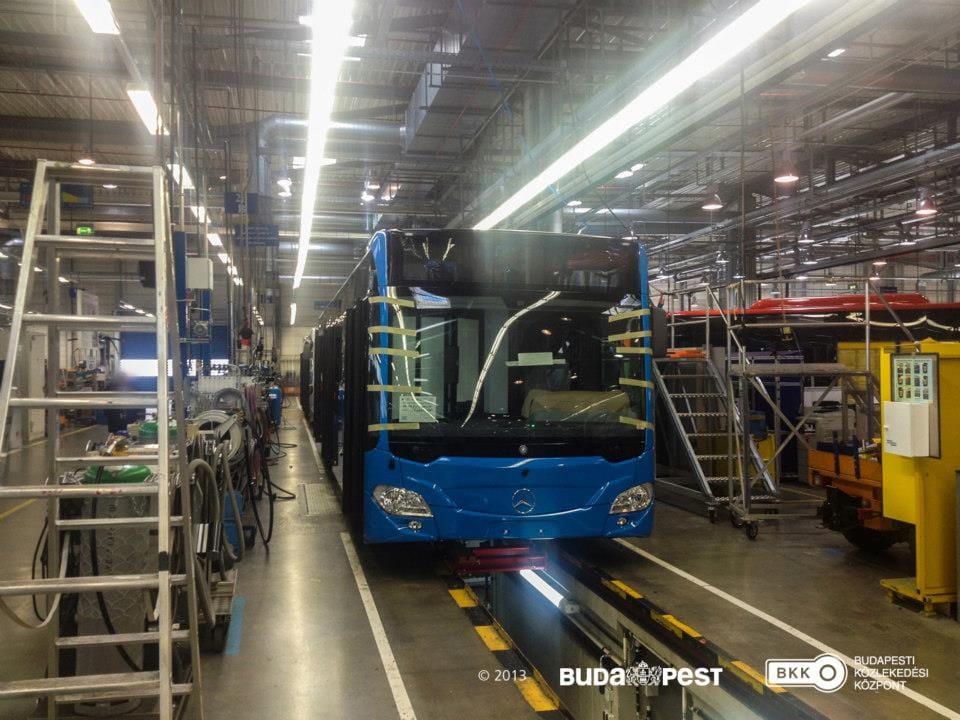 Így készülnek az új budapesti buszok - fotók a gyárból