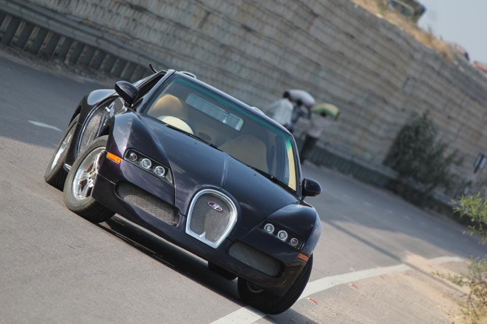 Bugatti Veyron replika egy kiszuperált Maruti Suzukiból