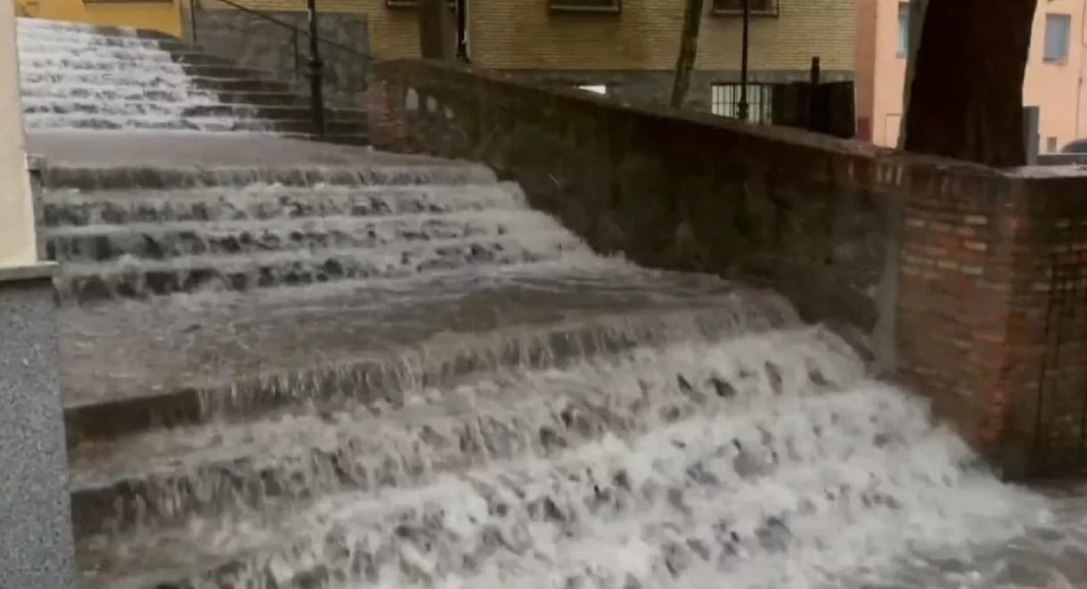 Káoszt hozott a rekordmennyiségű eső Spanyolországban, ketten meghaltak - videó