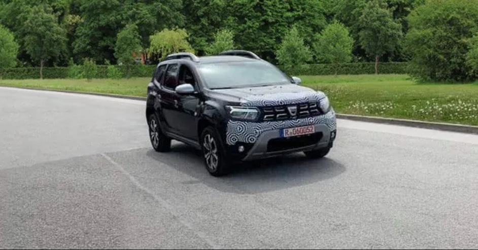 Képeken a nyár elején érkező, frissített Dacia Duster