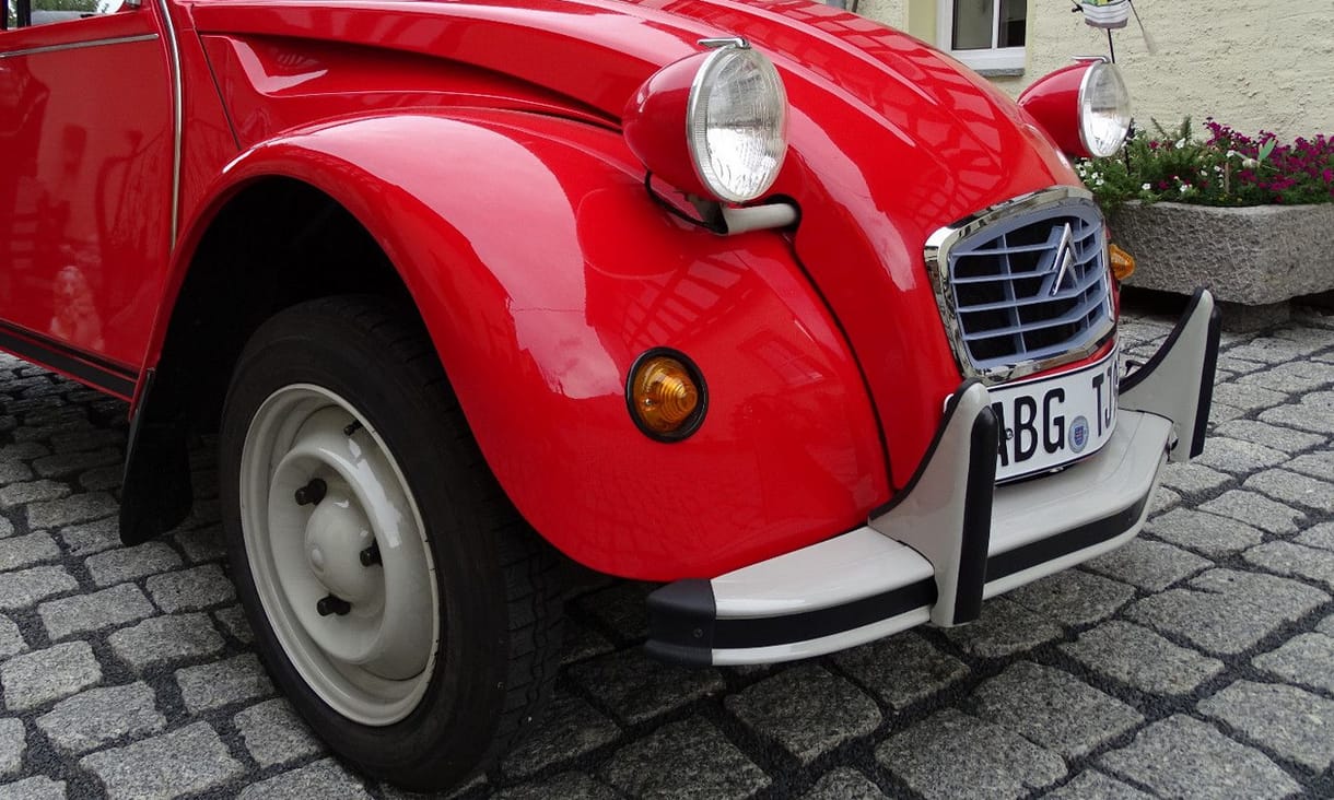 Nem olcsó, de szinte vadonatúj ez a 34 éves Citroën Kacsa