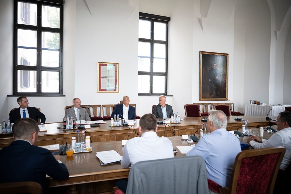 Orbán Viktor még mindig nem ment el nyaralni