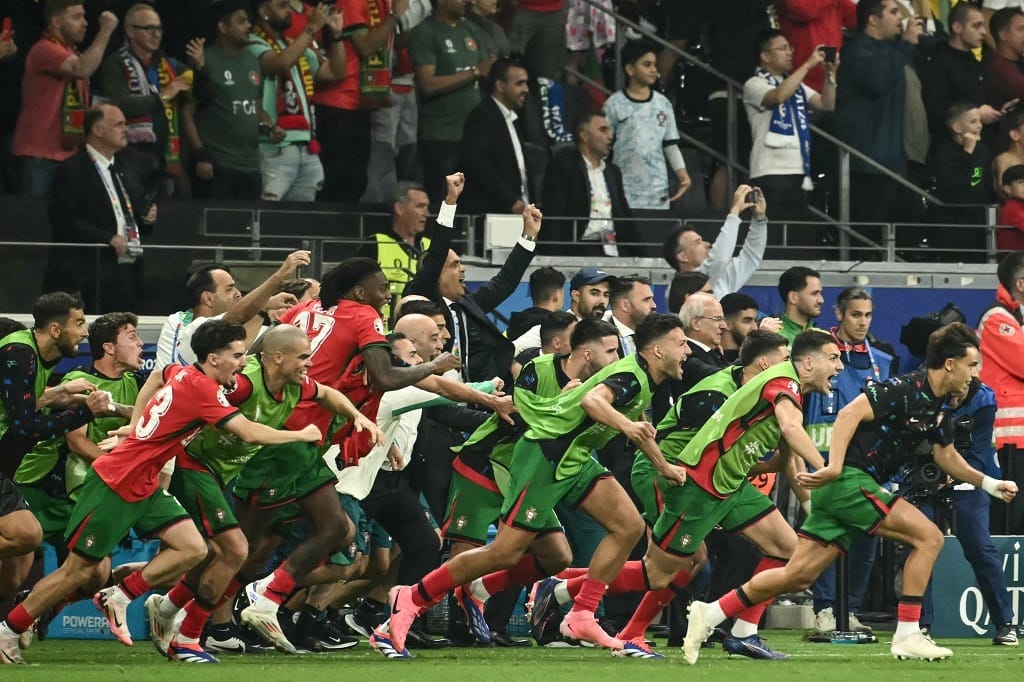 Ronaldo a hosszabbításban tizenegyest hibázott, aztán a büntetőpárbajra összeomlottak a szlovénok – Portugália–Szlovénia 0–0, tizenegyesekkel 3–0