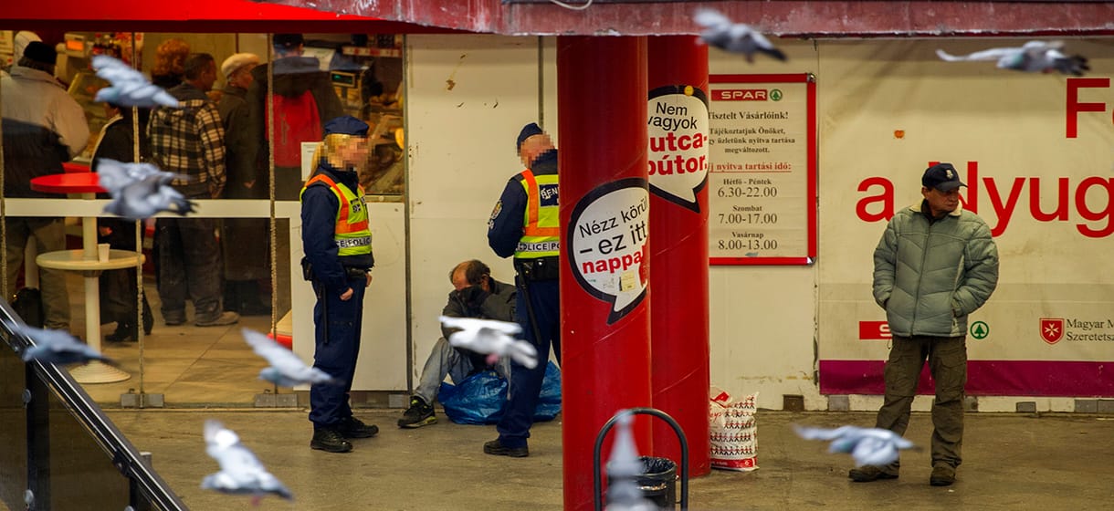 Október közepétől büntetik a hajléktalanságot