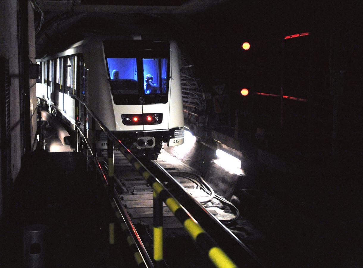 Leállt a teljes vonalon az M2-es metró