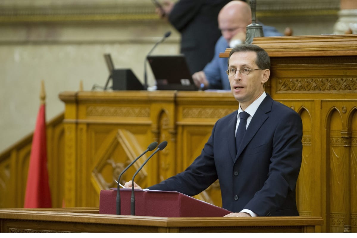 Varga: ne legyünk balekok, számoltassuk el az EU-val a migrációs kiadásokat