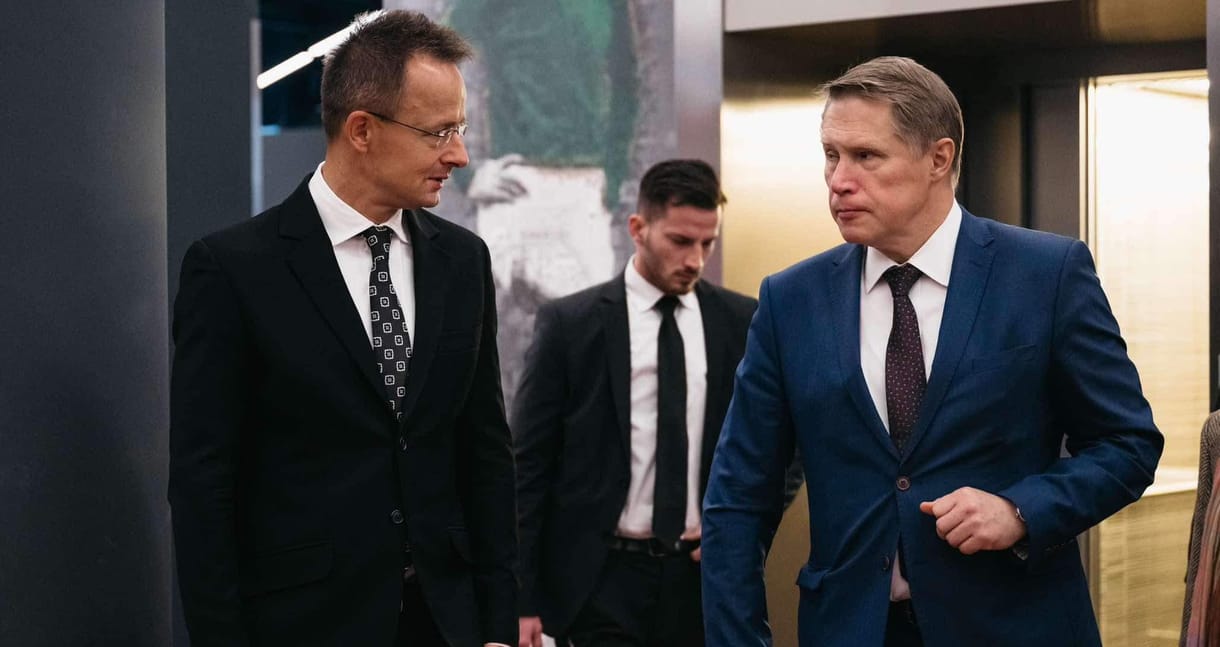 A Duna áradása miatt Szijjártó Péter a Puskás stadionban egyeztetett az orosz egészségügyi miniszterrel