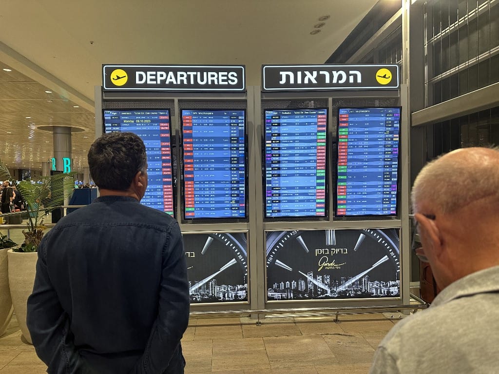 Menekülés a megtámadott Izraelből - egy utas mesélte el hazajutását