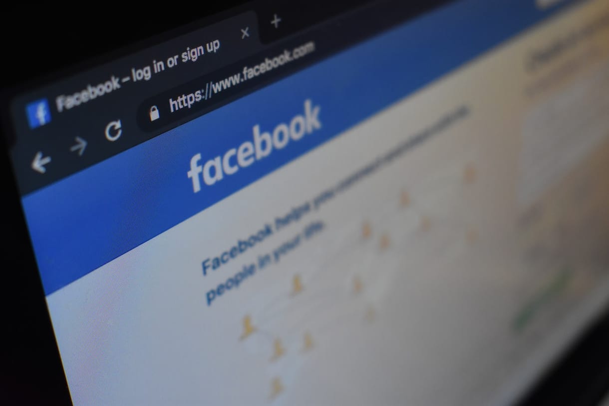 Látta már? Önnél is bekapcsolta a koronavírus miatti új funkciót a Facebook