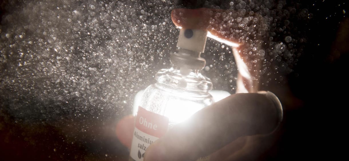 Alumíniummentes dezodor, fluoridmentes fogkrém – tényleg jobbak, vagy ez csak kamu?