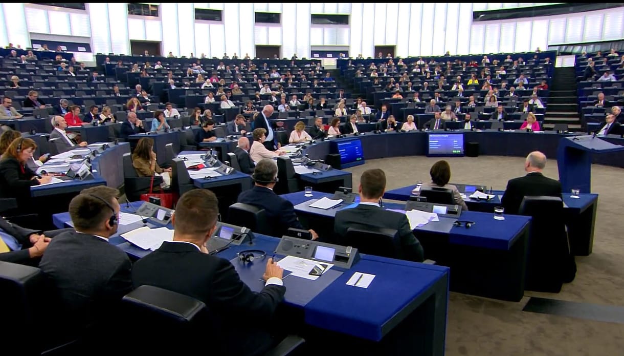 Az EP-nek már tetszik, hogy jogállamisághoz kössék az EU-pénzek kifizetését