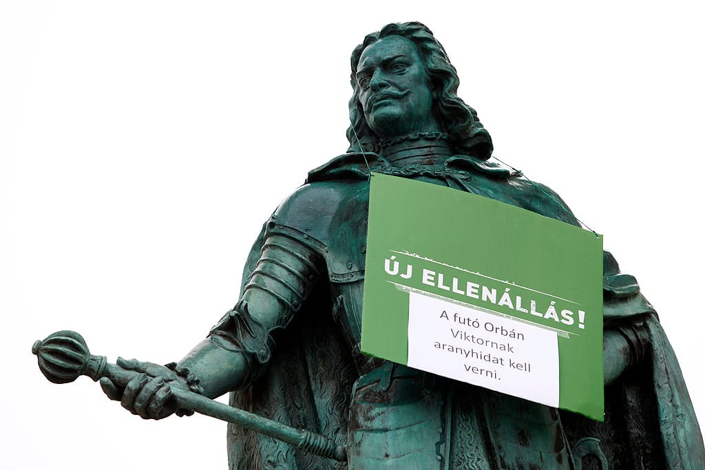 Véget ér a 