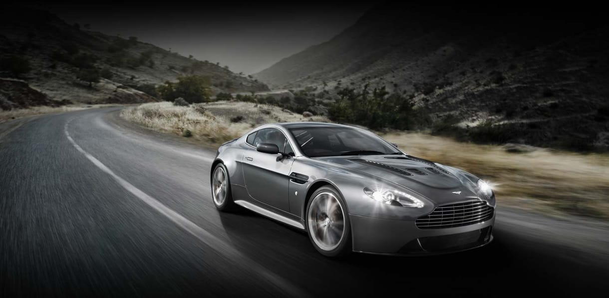 Aston Martinokat és Lotusokat hívnak vissza gondok miatt