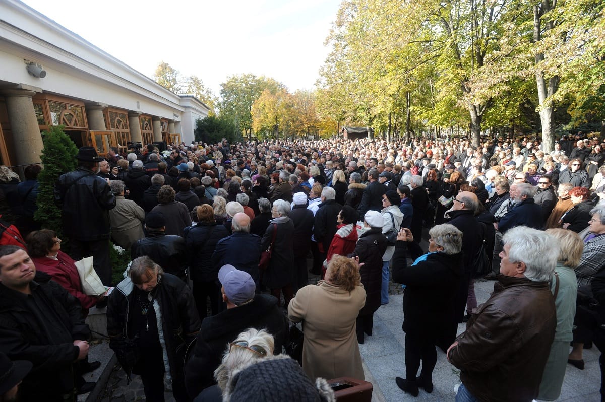 Végső búcsút vettek Komár Lászlótól