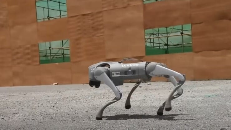 Ez nem a Black Mirror: fegyverrel felszerelt robotkutyákkal hadgyakorlatozott Kína